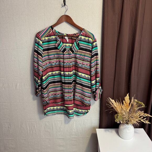 Live 4 Truth Size XL Colorful Lightweight Top NWT Abstract Extra Button - Picture 1 of 14
